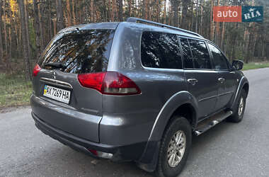 Внедорожник / Кроссовер Mitsubishi Pajero Sport 2013 в 