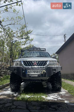 Внедорожник / Кроссовер Mitsubishi Pajero Sport 2002 в Ужгороде