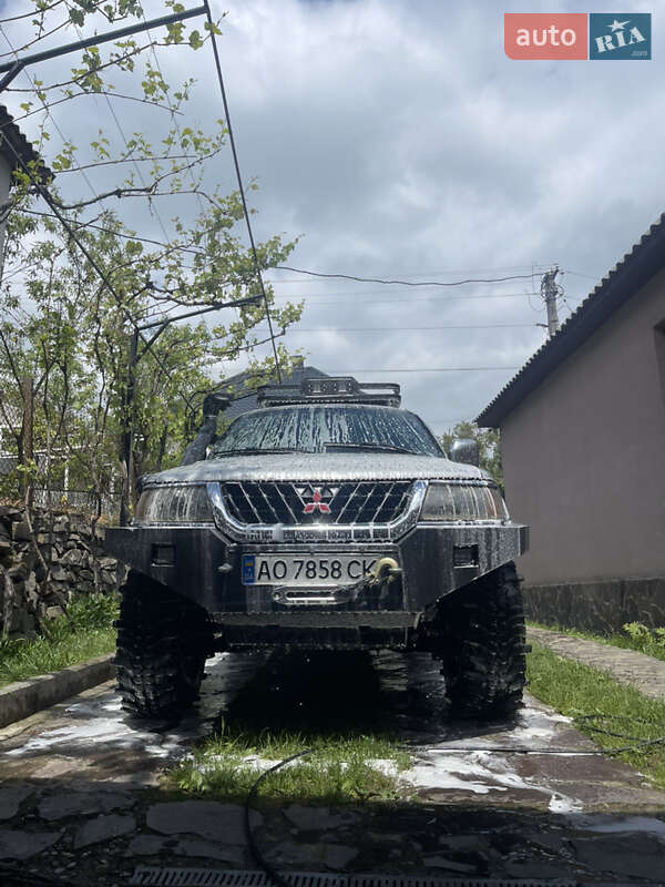 Mitsubishi Pajero Sport 2002