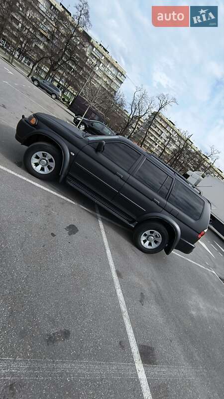 Mitsubishi Pajero Sport 2006