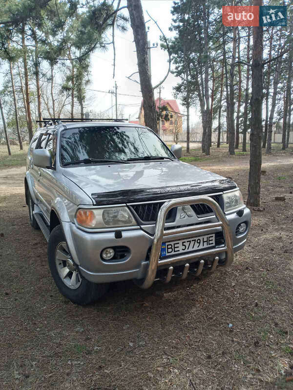 Внедорожник / Кроссовер Mitsubishi Pajero Sport 2006 в 