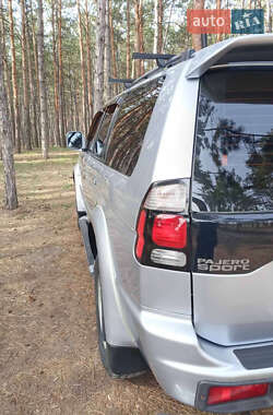 Внедорожник / Кроссовер Mitsubishi Pajero Sport 2006 в 