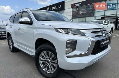 Внедорожник / Кроссовер Mitsubishi Pajero Sport 2021 в Киеве