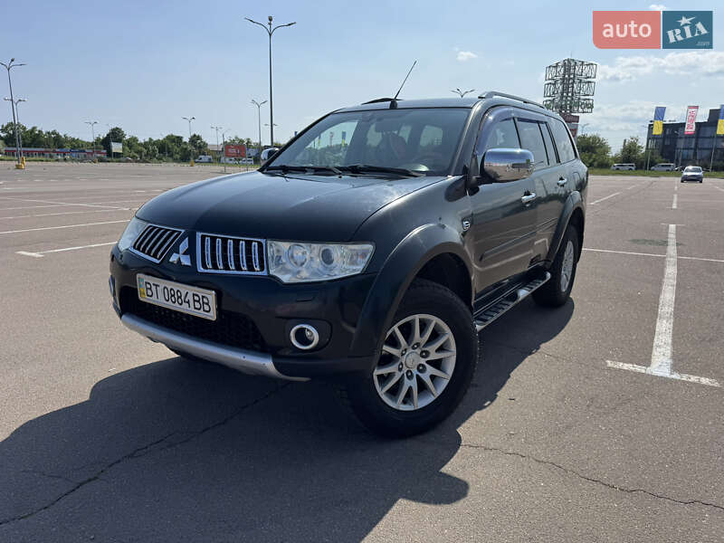 Mitsubishi Pajero Sport 2013