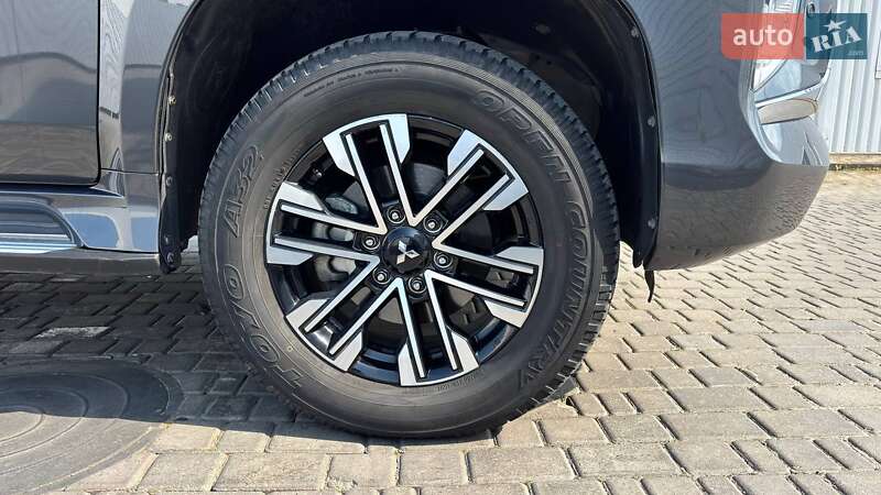 Позашляховик / Кросовер Mitsubishi Pajero Sport 2021 в Луцьку