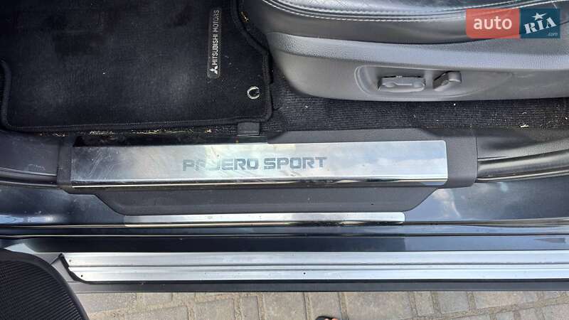 Позашляховик / Кросовер Mitsubishi Pajero Sport 2021 в Луцьку