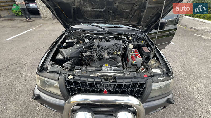 Внедорожник / Кроссовер Mitsubishi Pajero Sport 2004 в Харькове