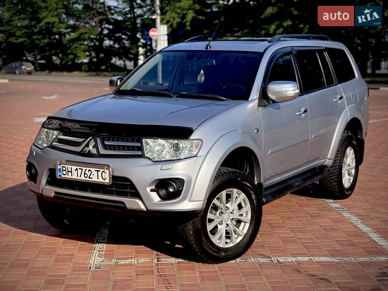 Внедорожник / Кроссовер Mitsubishi Pajero Sport 2015 в Одессе