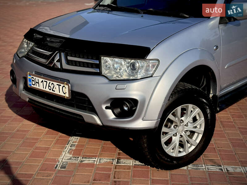 Внедорожник / Кроссовер Mitsubishi Pajero Sport 2015 в Одессе