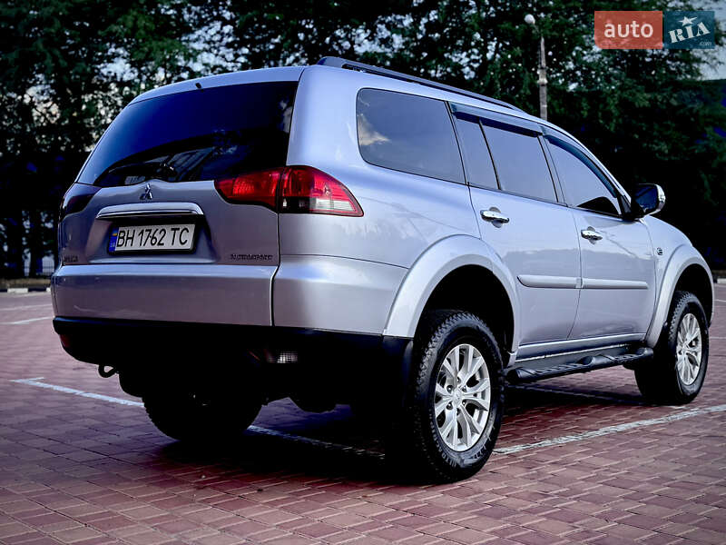 Внедорожник / Кроссовер Mitsubishi Pajero Sport 2015 в Одессе