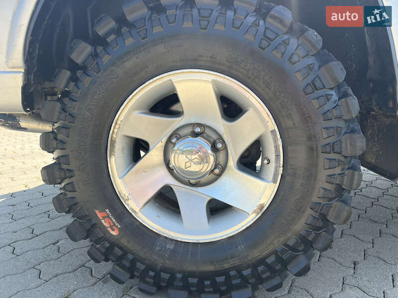 Внедорожник / Кроссовер Mitsubishi Pajero Sport 2002 в Сваляве