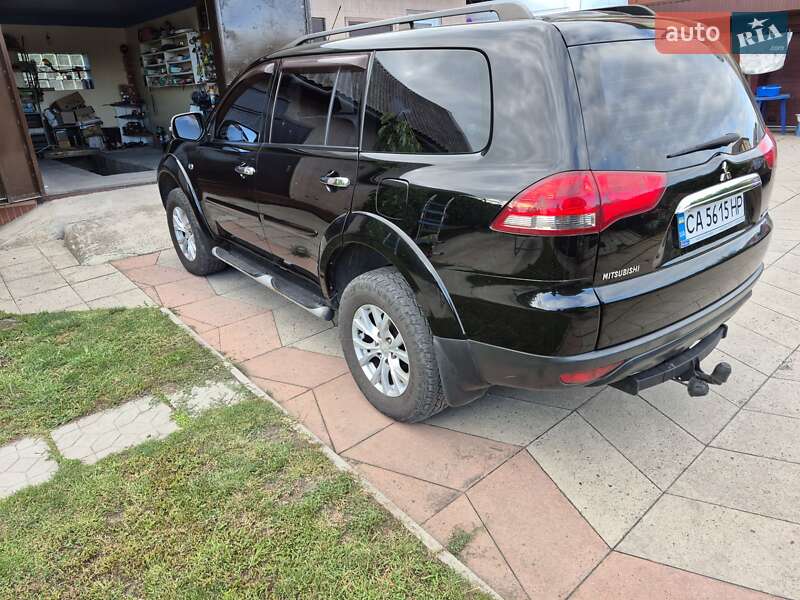 Внедорожник / Кроссовер Mitsubishi Pajero Sport 2014 в Чернобае