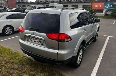 Внедорожник / Кроссовер Mitsubishi Pajero Sport 2014 в Ровно