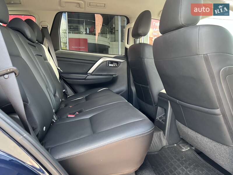 Позашляховик / Кросовер Mitsubishi Pajero Sport 2021 в Вінниці