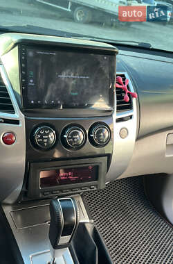 Позашляховик / Кросовер Mitsubishi Pajero Sport 2011 в 
