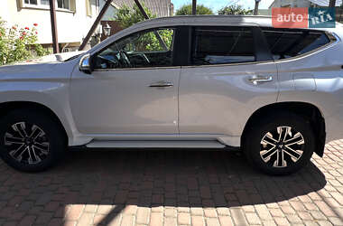 Позашляховик / Кросовер Mitsubishi Pajero Sport 2019 в Ужгороді