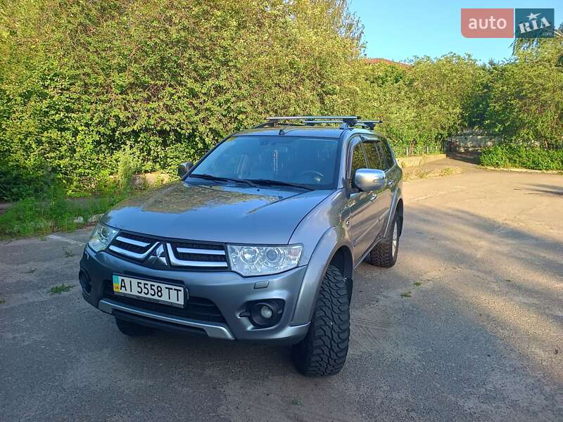 Mitsubishi Pajero Sport 2013