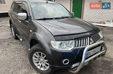 Внедорожник / Кроссовер Mitsubishi Pajero Sport 2011 в Хмельницком