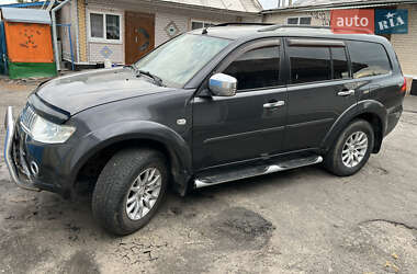 Позашляховик / Кросовер Mitsubishi Pajero Sport 2011 в 