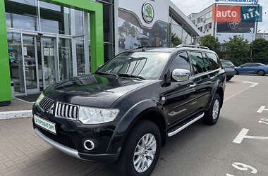 Внедорожник / Кроссовер Mitsubishi Pajero Sport 2012 в Киеве