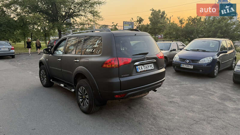 Внедорожник / Кроссовер Mitsubishi Pajero Sport 2010 в Киеве