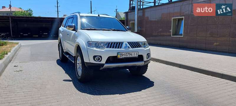 Mitsubishi Pajero Sport 2012