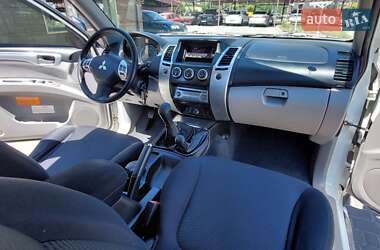 Внедорожник / Кроссовер Mitsubishi Pajero Sport 2012 в 