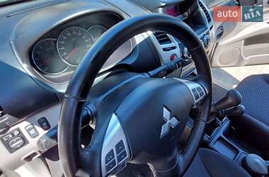 Внедорожник / Кроссовер Mitsubishi Pajero Sport 2012 в 