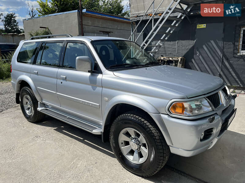 Внедорожник / Кроссовер Mitsubishi Pajero Sport 2008 в Буче