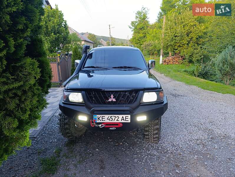 Позашляховик / Кросовер Mitsubishi Pajero Sport 2000 в Сваляві