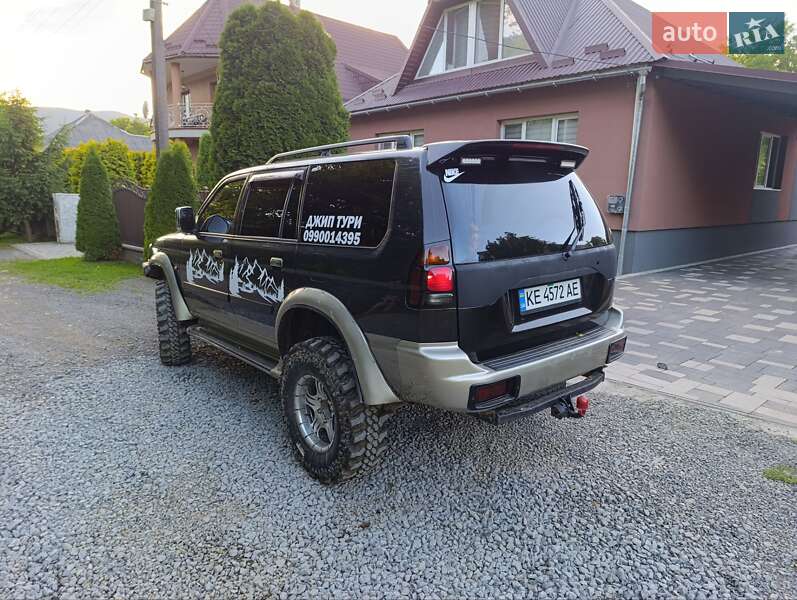 Позашляховик / Кросовер Mitsubishi Pajero Sport 2000 в Сваляві