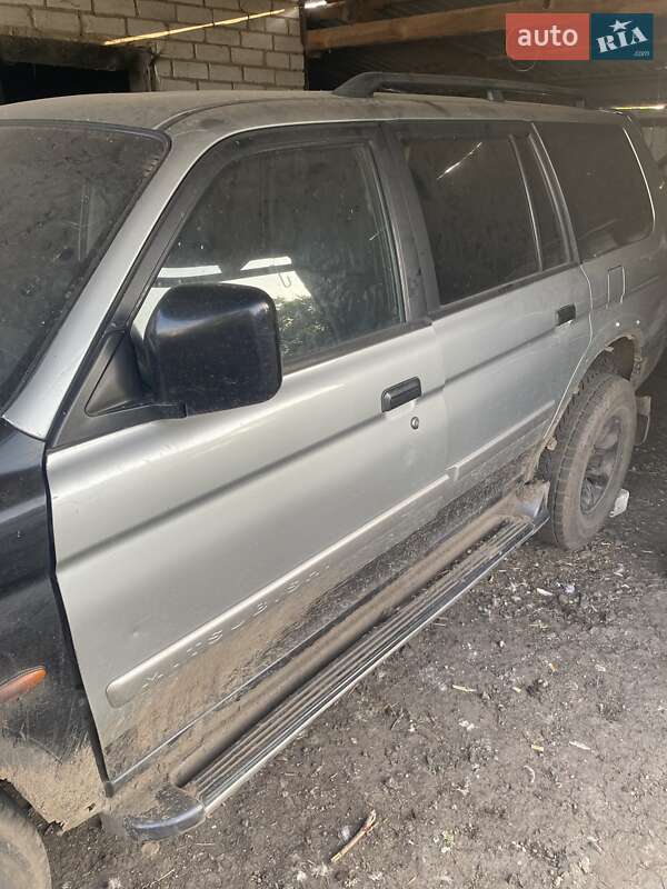 Внедорожник / Кроссовер Mitsubishi Pajero Sport 2000 в Глобине