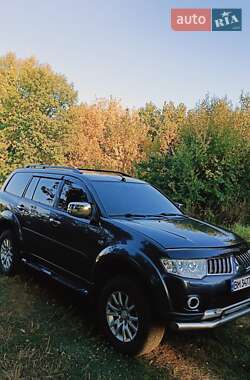Позашляховик / Кросовер Mitsubishi Pajero Sport 2013 в Бурині