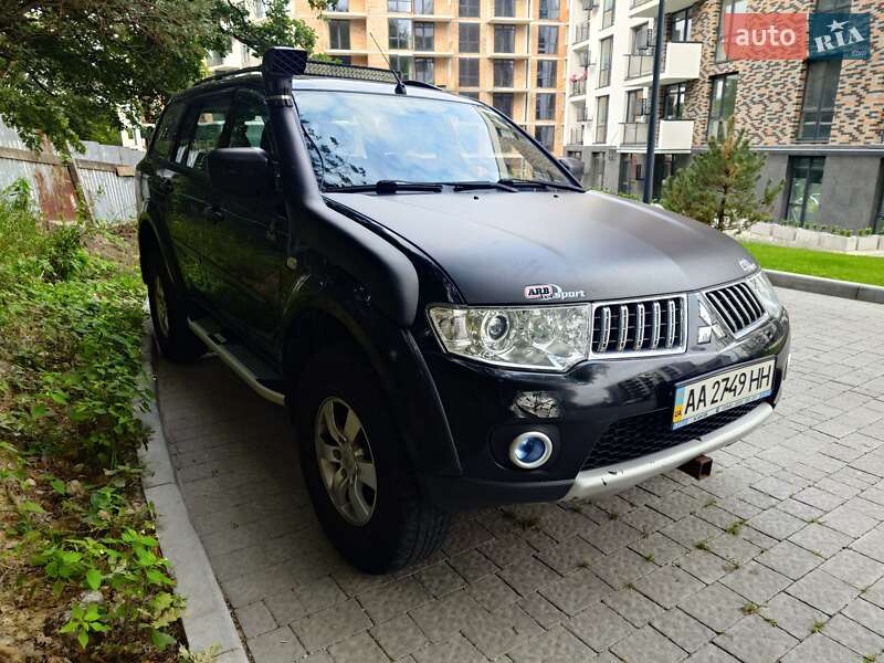 Mitsubishi Pajero Sport 2012