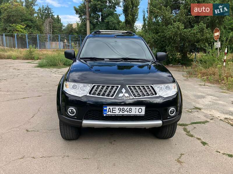 Mitsubishi Pajero Sport 2012