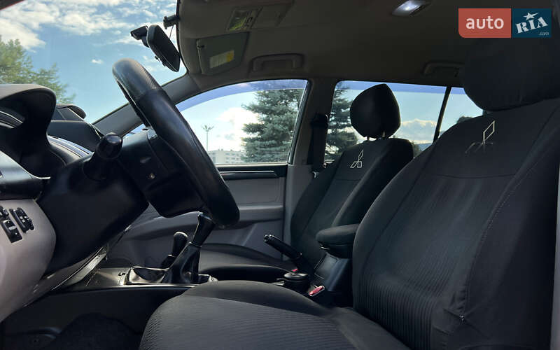 Внедорожник / Кроссовер Mitsubishi Pajero Sport 2013 в Львове фото 18 Внедорожник / Кроссовер Mitsubishi Pajero Sport 2013 в Львове