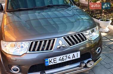 Внедорожник / Кроссовер Mitsubishi Pajero Sport 2012 в Першотравенске