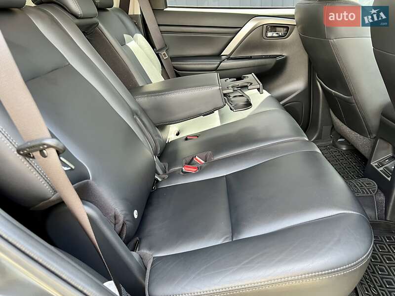 Внедорожник / Кроссовер Mitsubishi Pajero Sport 2019 в Киеве