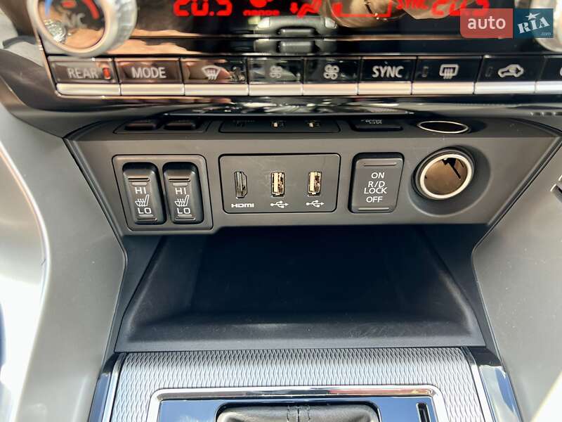 Внедорожник / Кроссовер Mitsubishi Pajero Sport 2019 в Киеве