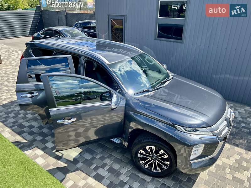 Внедорожник / Кроссовер Mitsubishi Pajero Sport 2019 в Киеве