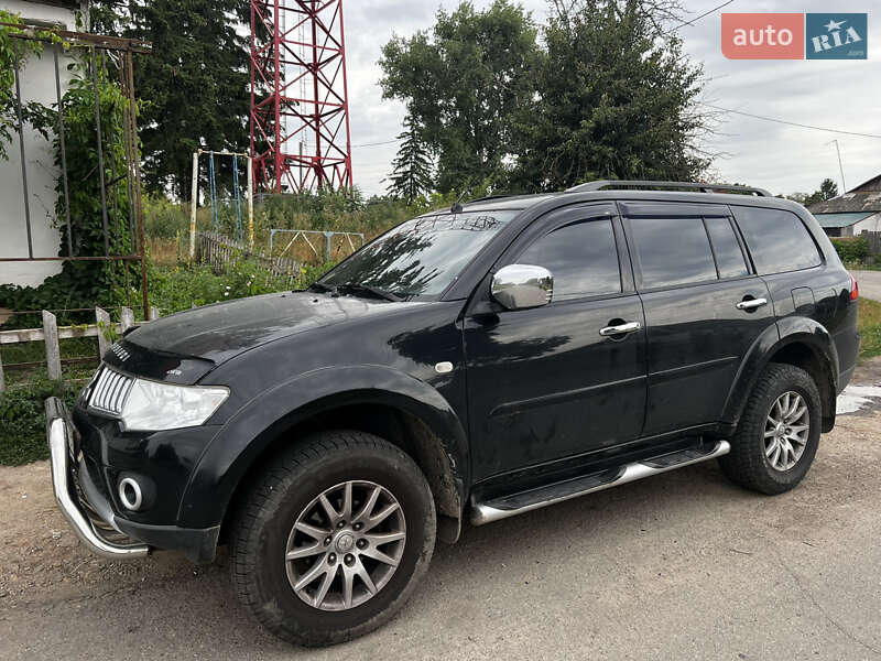 Mitsubishi Pajero Sport 2011
