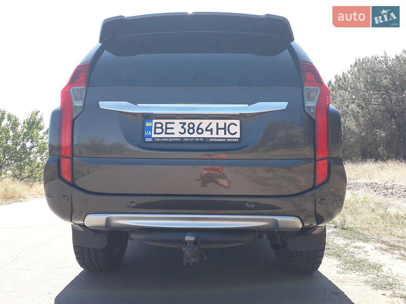 Внедорожник / Кроссовер Mitsubishi Pajero Sport 2016 в Еланце