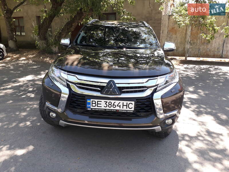 Внедорожник / Кроссовер Mitsubishi Pajero Sport 2016 в Еланце