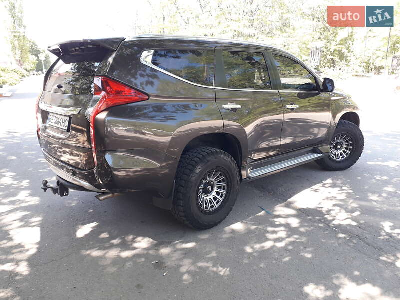 Внедорожник / Кроссовер Mitsubishi Pajero Sport 2016 в Еланце