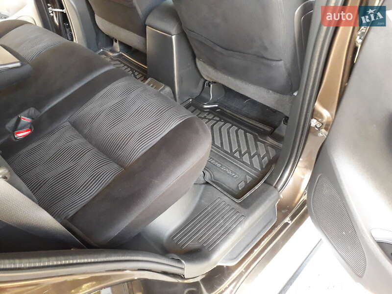 Внедорожник / Кроссовер Mitsubishi Pajero Sport 2016 в Еланце