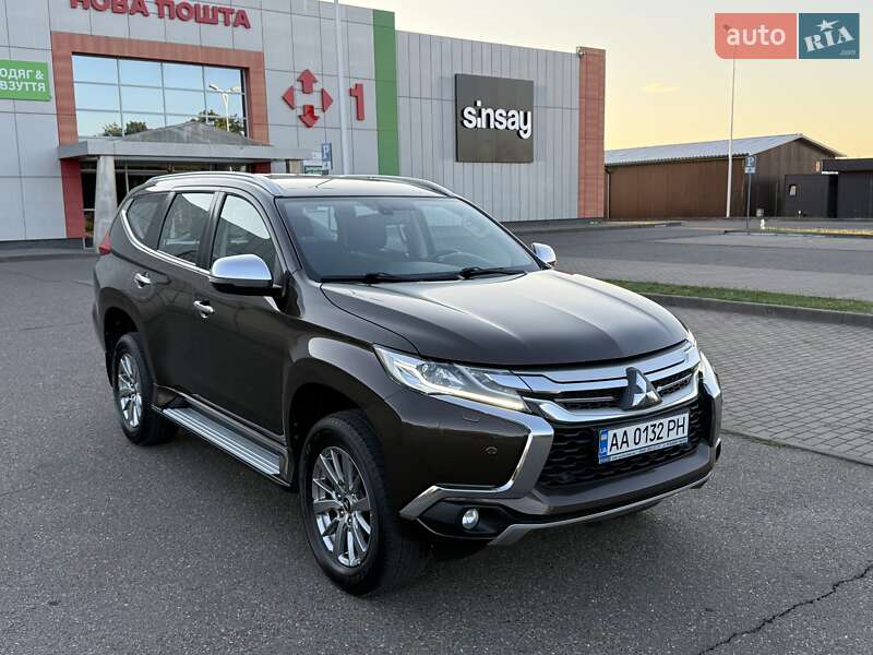Позашляховик / Кросовер Mitsubishi Pajero Sport 2016 в Виноградові