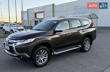 Позашляховик / Кросовер Mitsubishi Pajero Sport 2016 в Виноградові