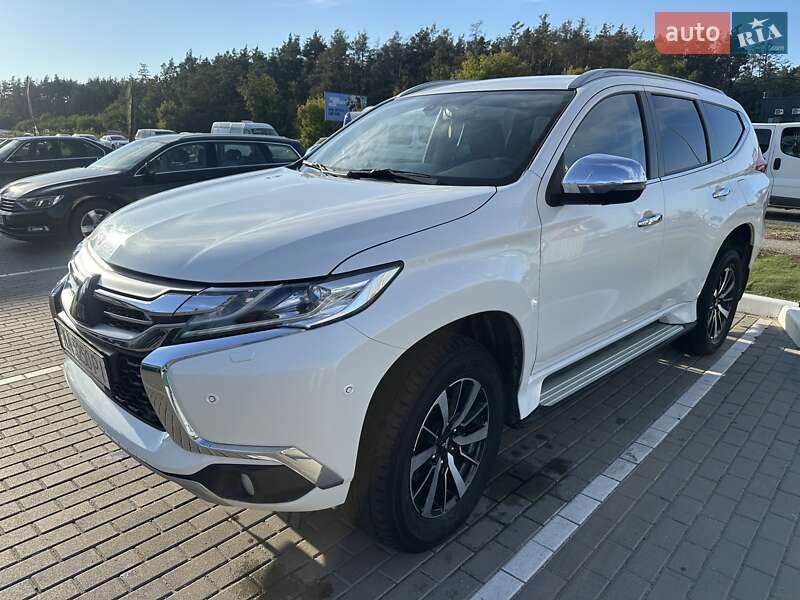 Внедорожник / Кроссовер Mitsubishi Pajero Sport 2018 в Киеве