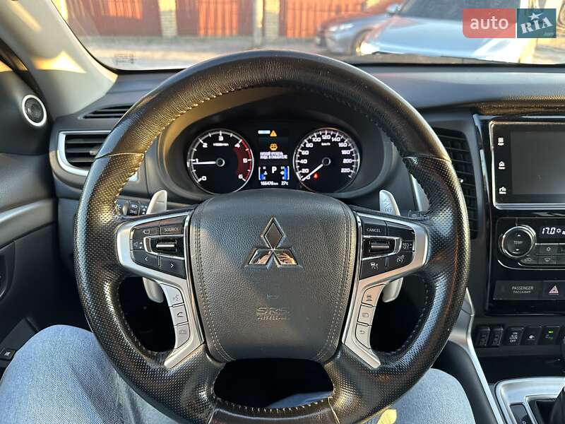 Внедорожник / Кроссовер Mitsubishi Pajero Sport 2018 в Киеве