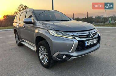 Внедорожник / Кроссовер Mitsubishi Pajero Sport 2016 в Харькове